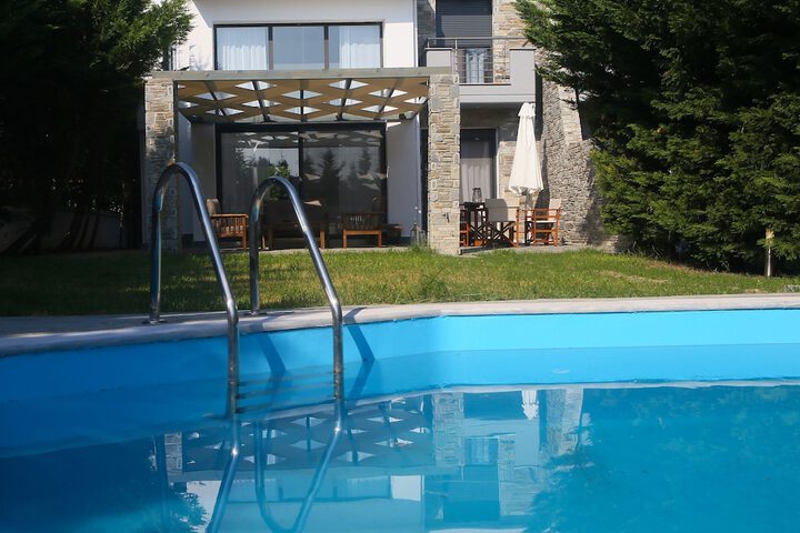 Hotel with Pool