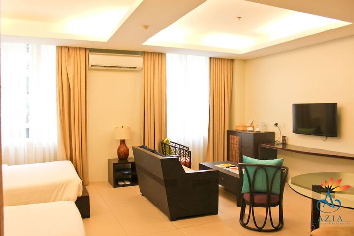 Room 5 of 33