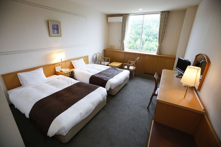 Room 10 of 39