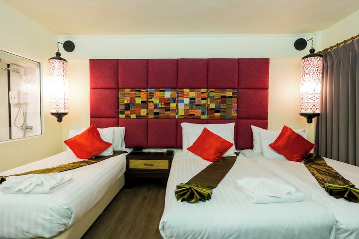 Room 53 of 143