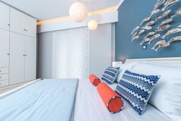 Room 5 of 122