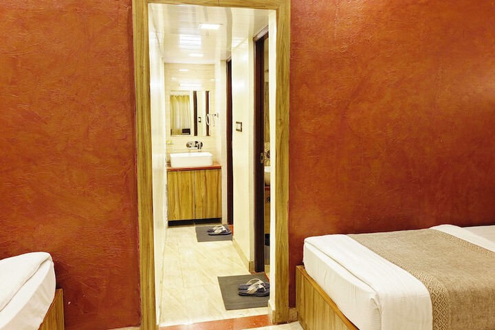 Room 50 of 77