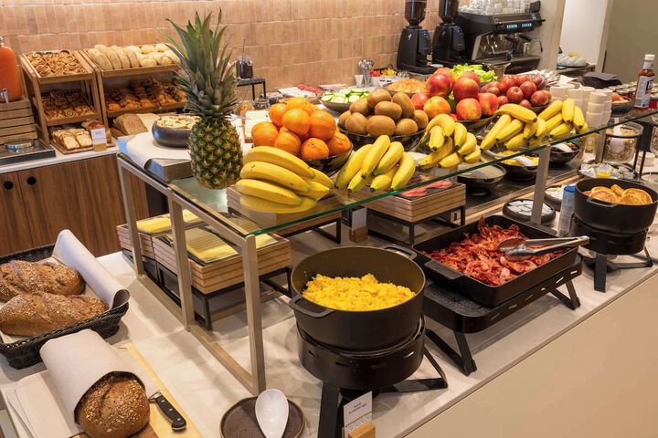Breakfast/Coffee Service 63 of 82