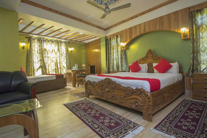 LAMA DHIM HOTEL BY OYO ROOMS