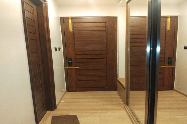 Room 11 of 37