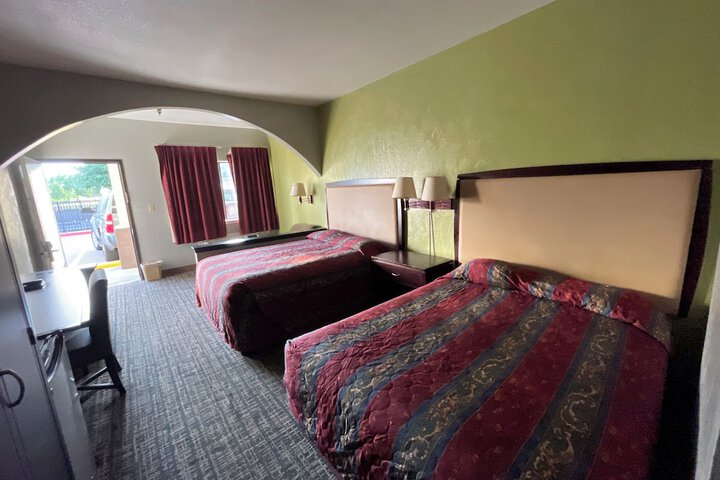 Room 9 of 28