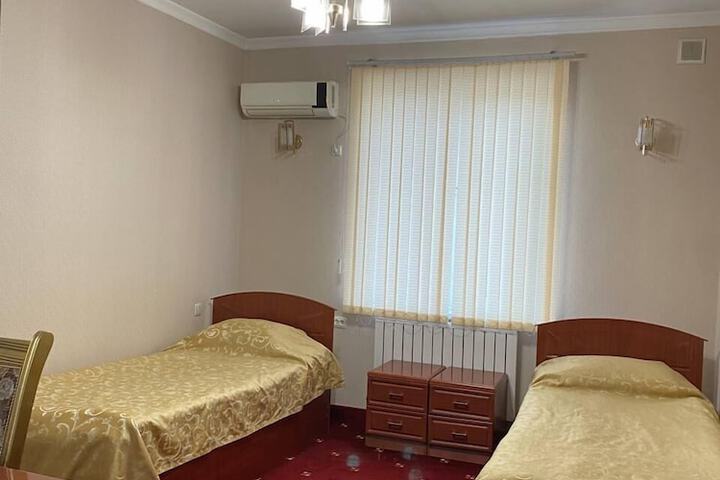Room 6 of 19