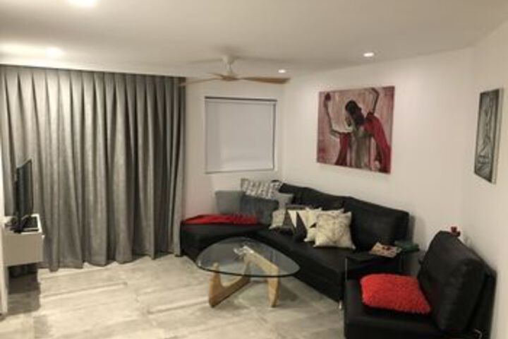 Room 16 of 19