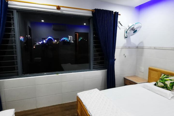 Room 15 of 73