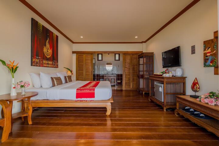 Room 11 of 79