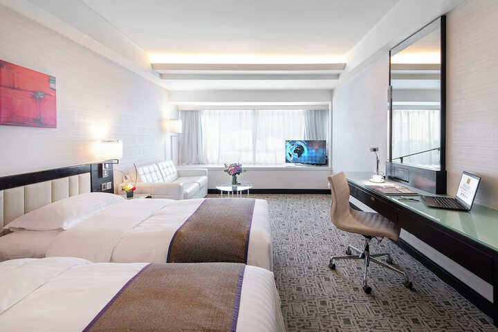 Room 44 of 106