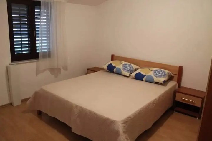 Room 2 of 12