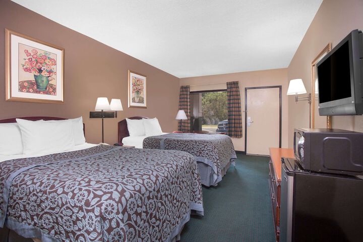 2 Double Beds (5 of 5)