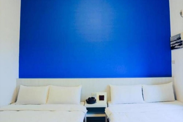 Room 9 of 14
