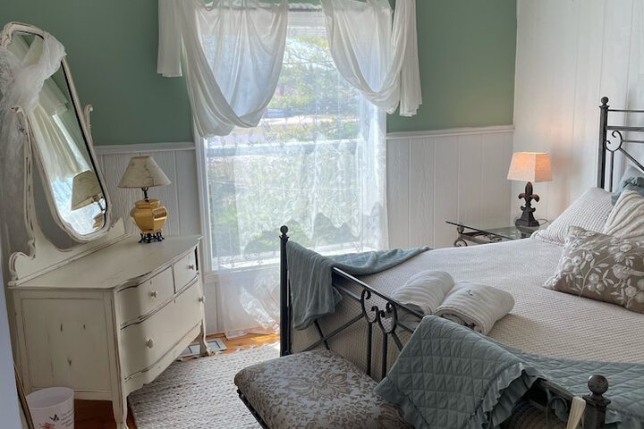 Room 17 of 49