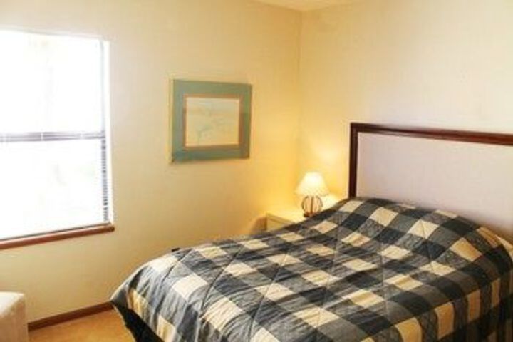 Room 13 of 22