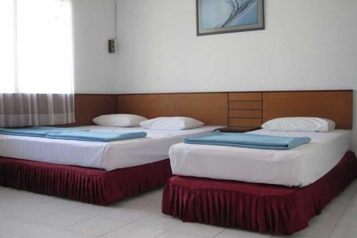 Room 8 of 13