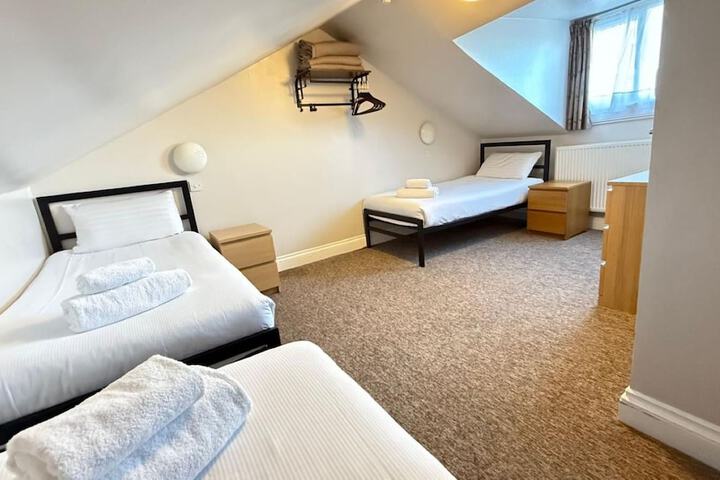 Room 33 of 51