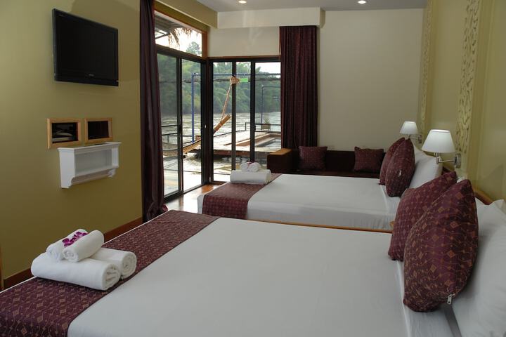 Room 9 of 35