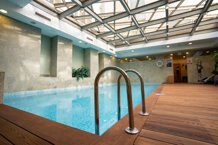 Pool Hotel