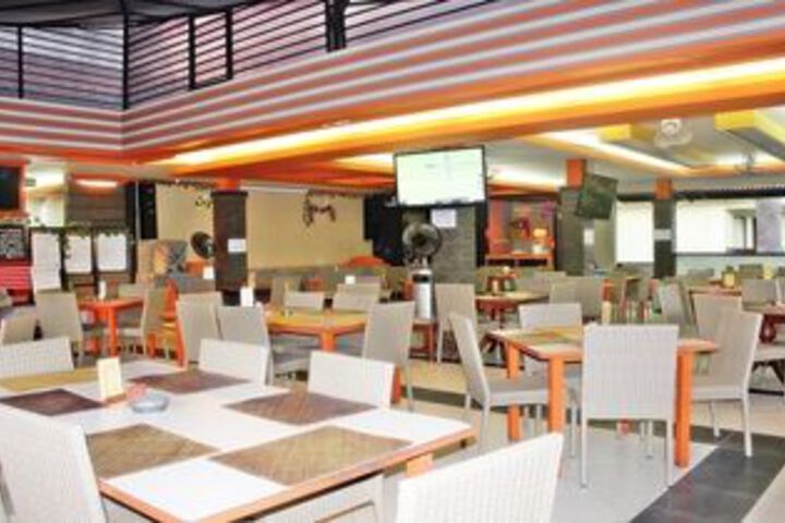Dining 15 of 15