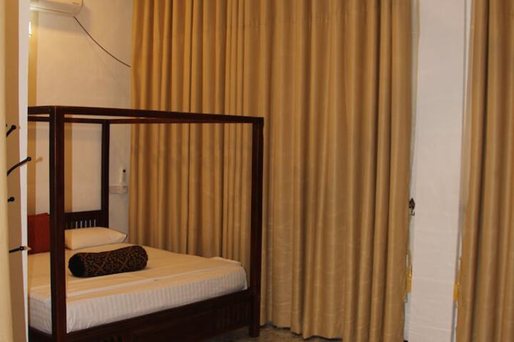 Room 5 of 66