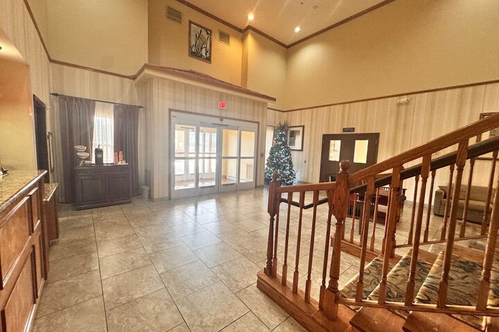 Entrance & Lobby