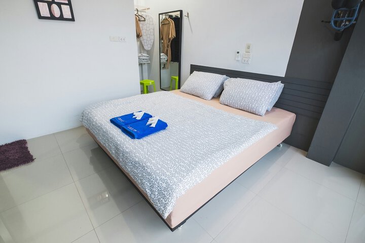 Room 3 of 23
