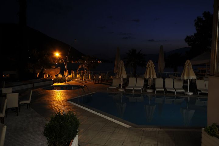 Hotel with Pool