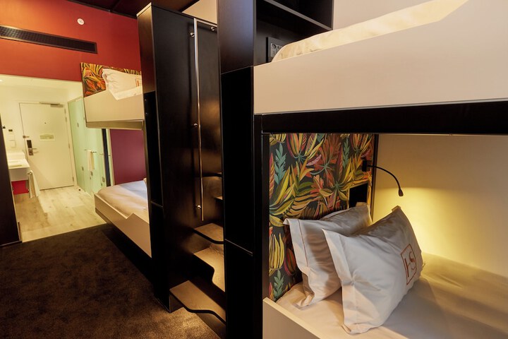 Room 13 of 81