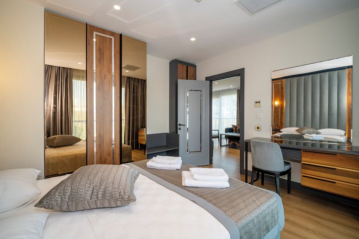 Room 10 of 92