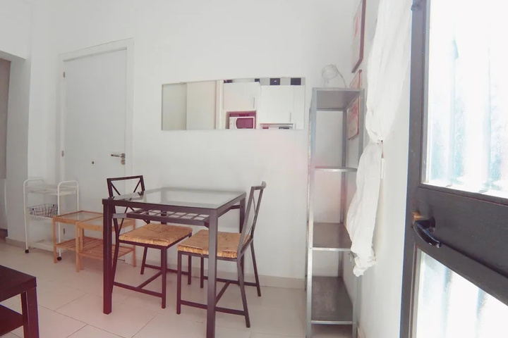 Room 4 of 10