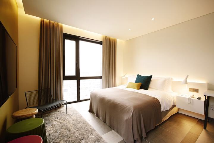 Room 9 of 64