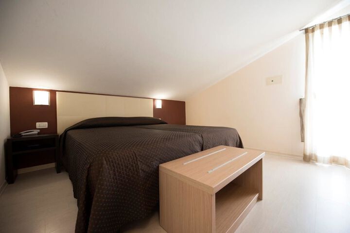 Room 19 of 24