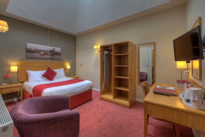Room 28 of 60
