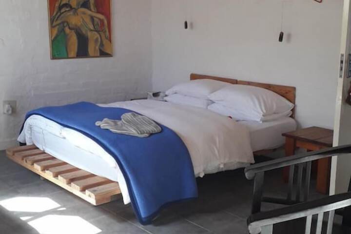 Room 3 of 46