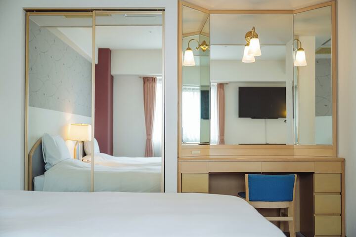 Room 15 of 50