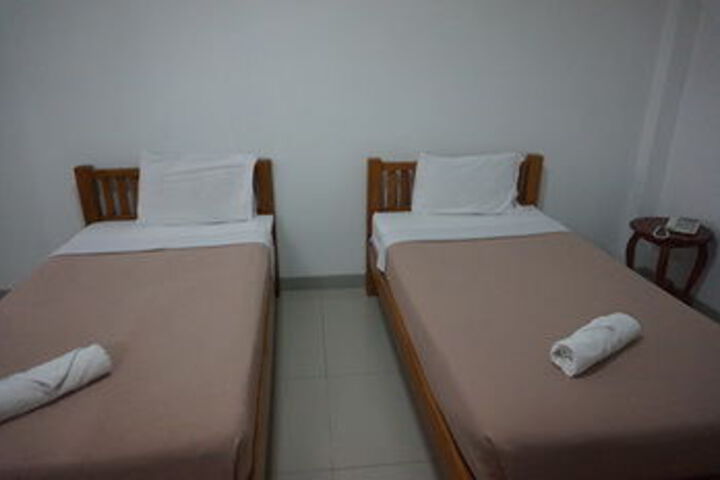 Room 16 of 22