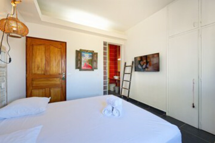 Room 21 of 21