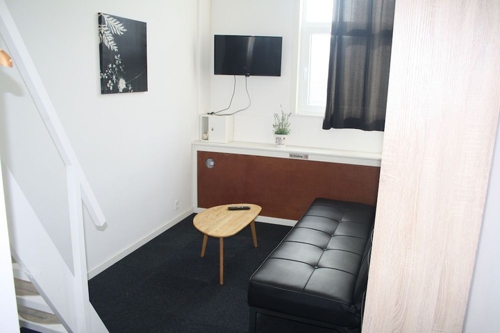 Room 4 of 19