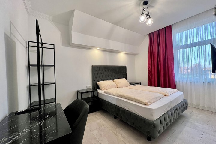 Room 7 of 35