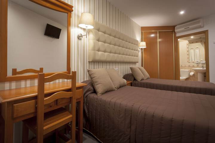 Room 12 of 52