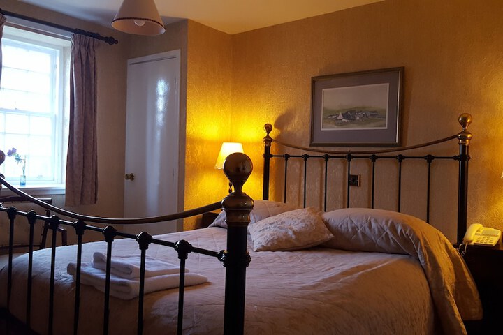 Room 18 of 37