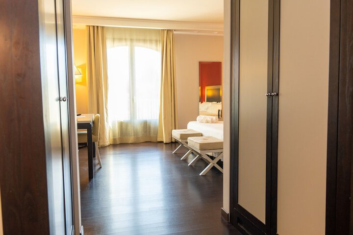 Room 36 of 86