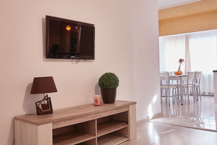 Room 100 of 230