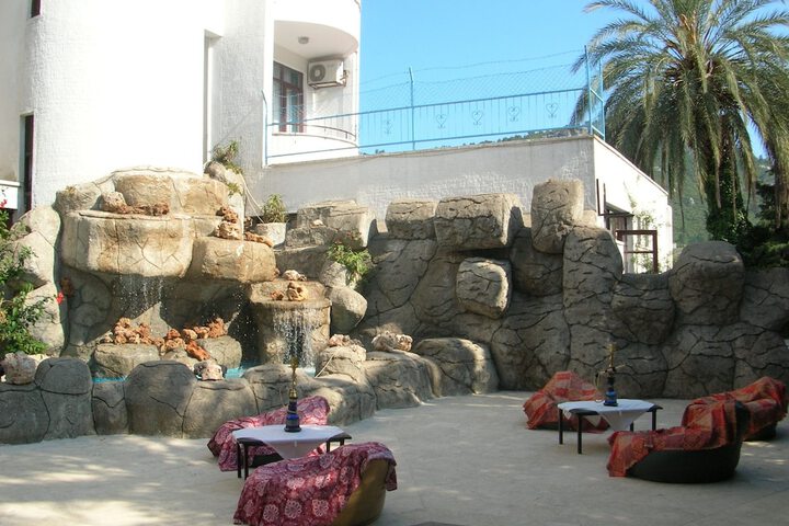 Hotel Exterior 27 of 31