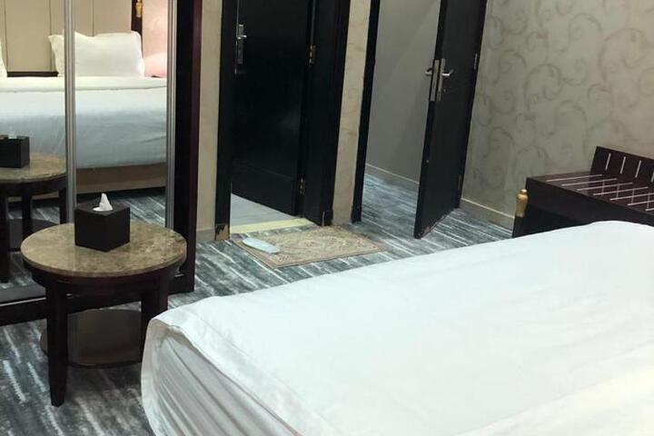 Suite Room