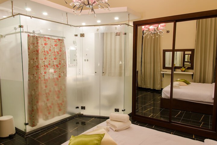 Room 21 of 34