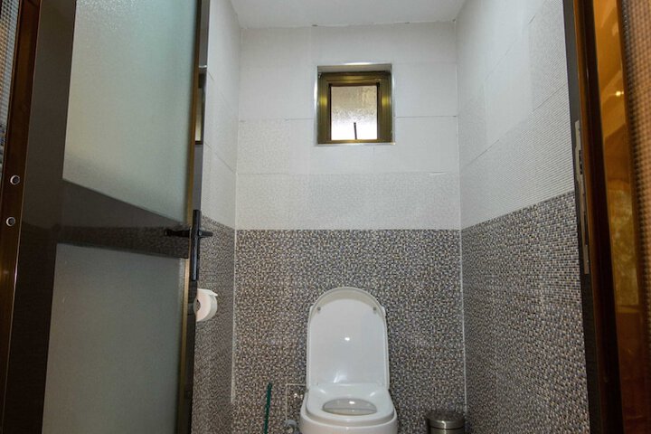 Room 10 of 23