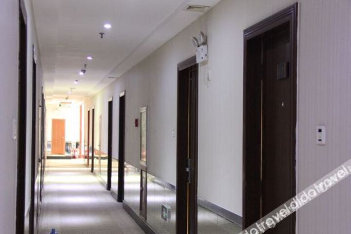 Hotel Interior 9 of 21